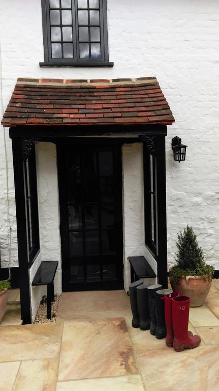 Henry VIII Cottage In The Heart Of Henley Eksteriør billede